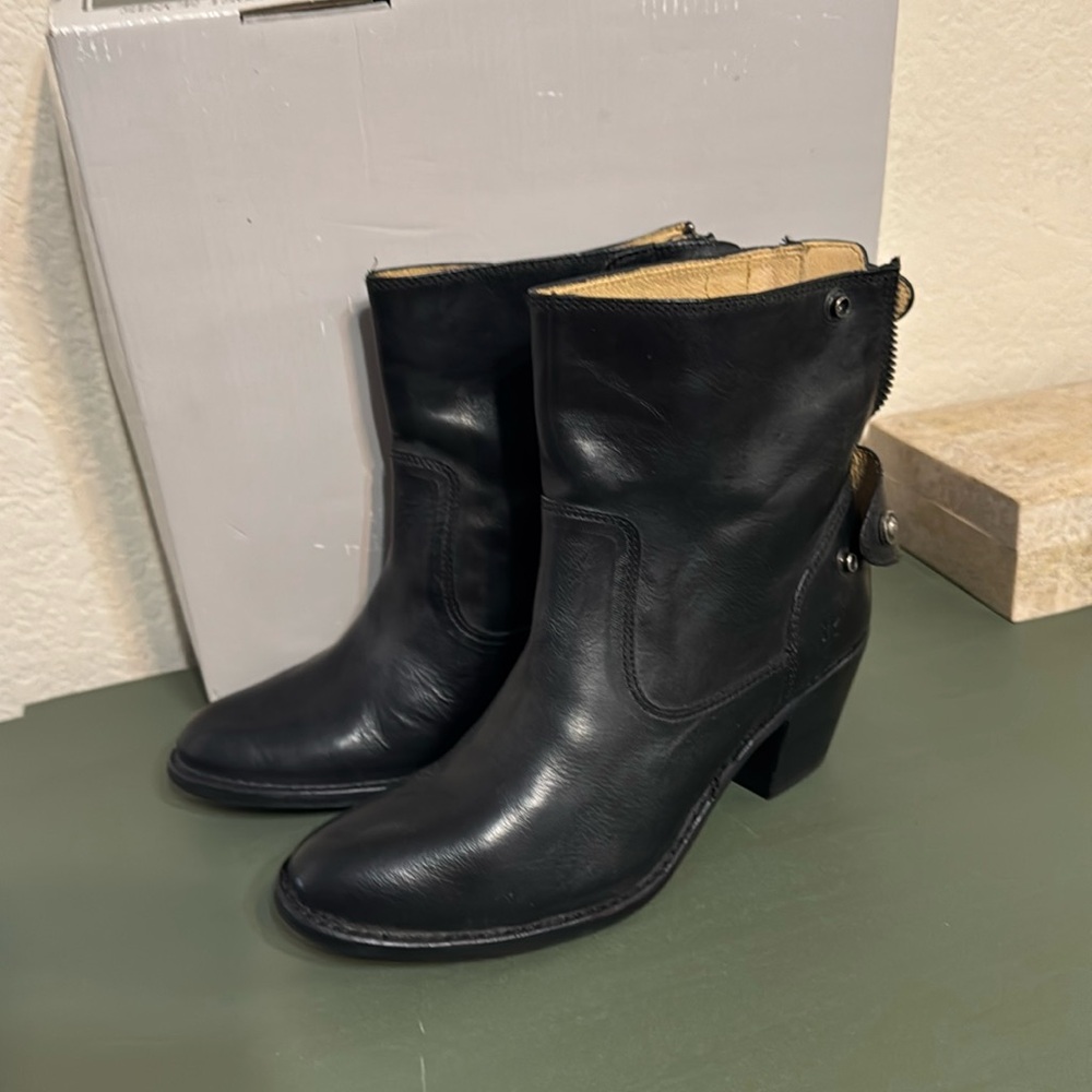 Jackie Short Ankle Black Boots